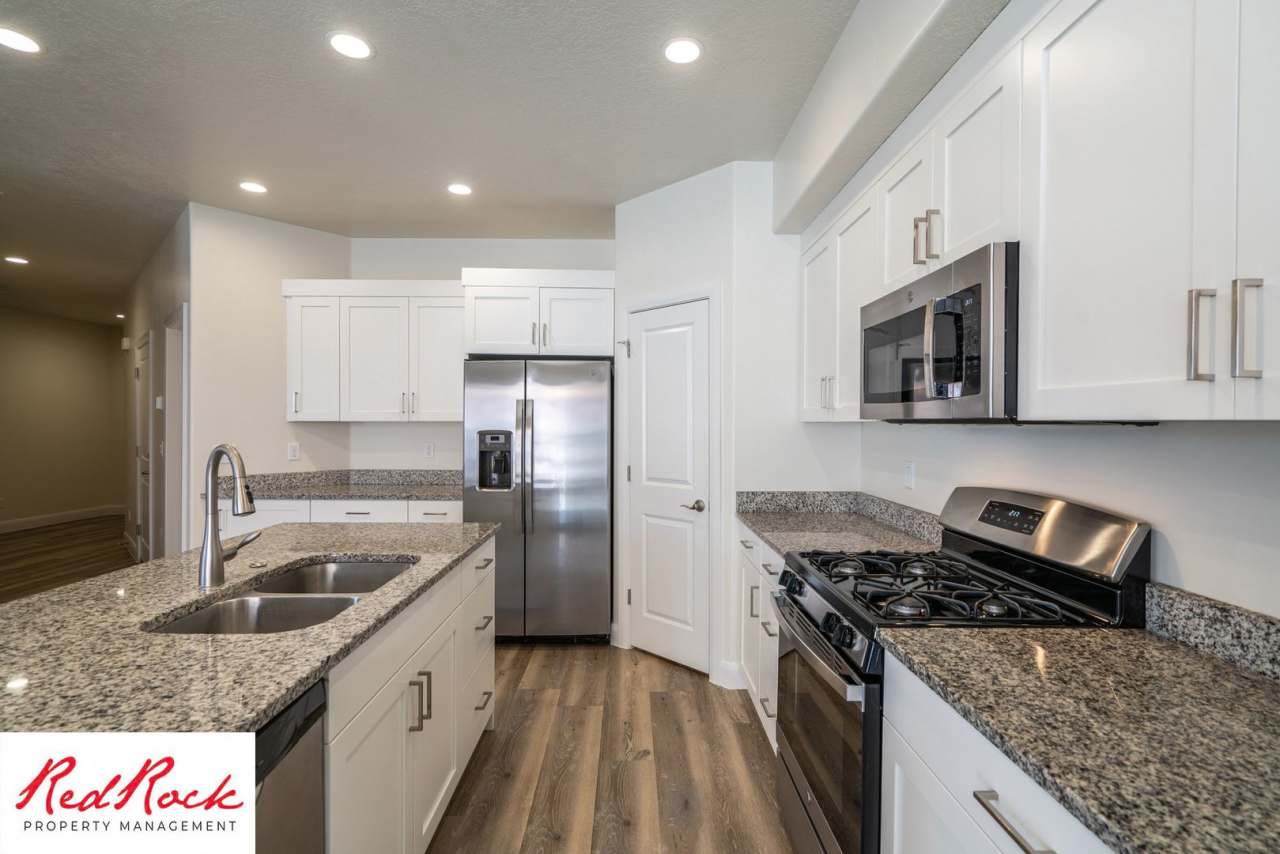 MOVE IN SPECIAL!!! $200 Off First Full Month's Rent