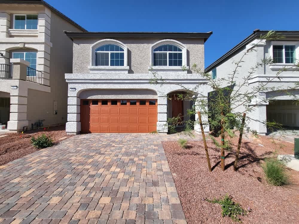 5866 Aurora Gold Avenue