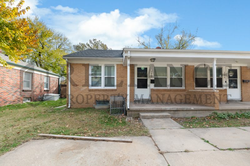 2042 South Pinecrest Street