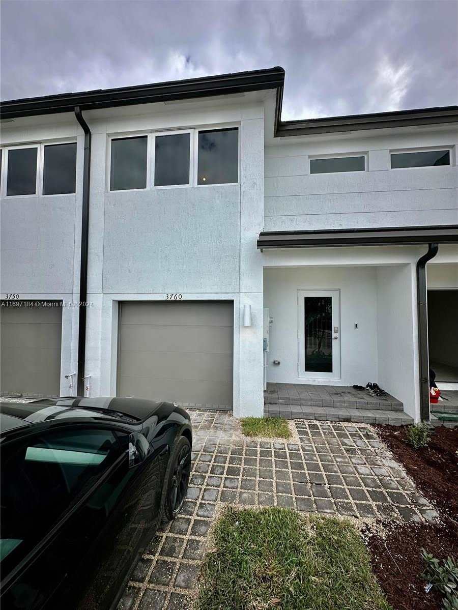 3711 SW 52th Ave