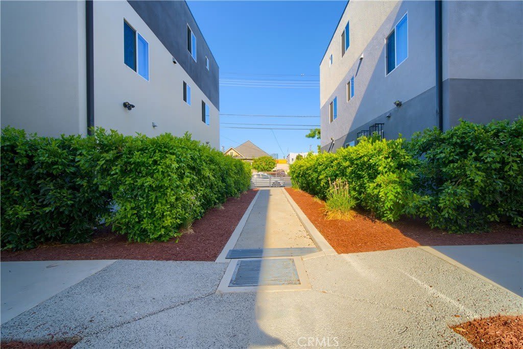 1427 S New Hampshire Avenue