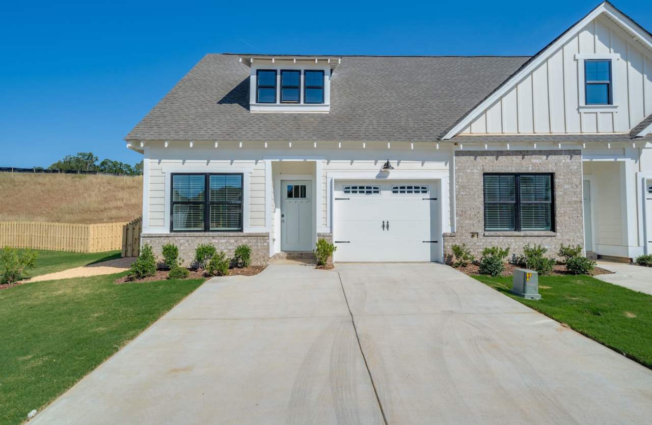 The Dogwood (Farmhouse)