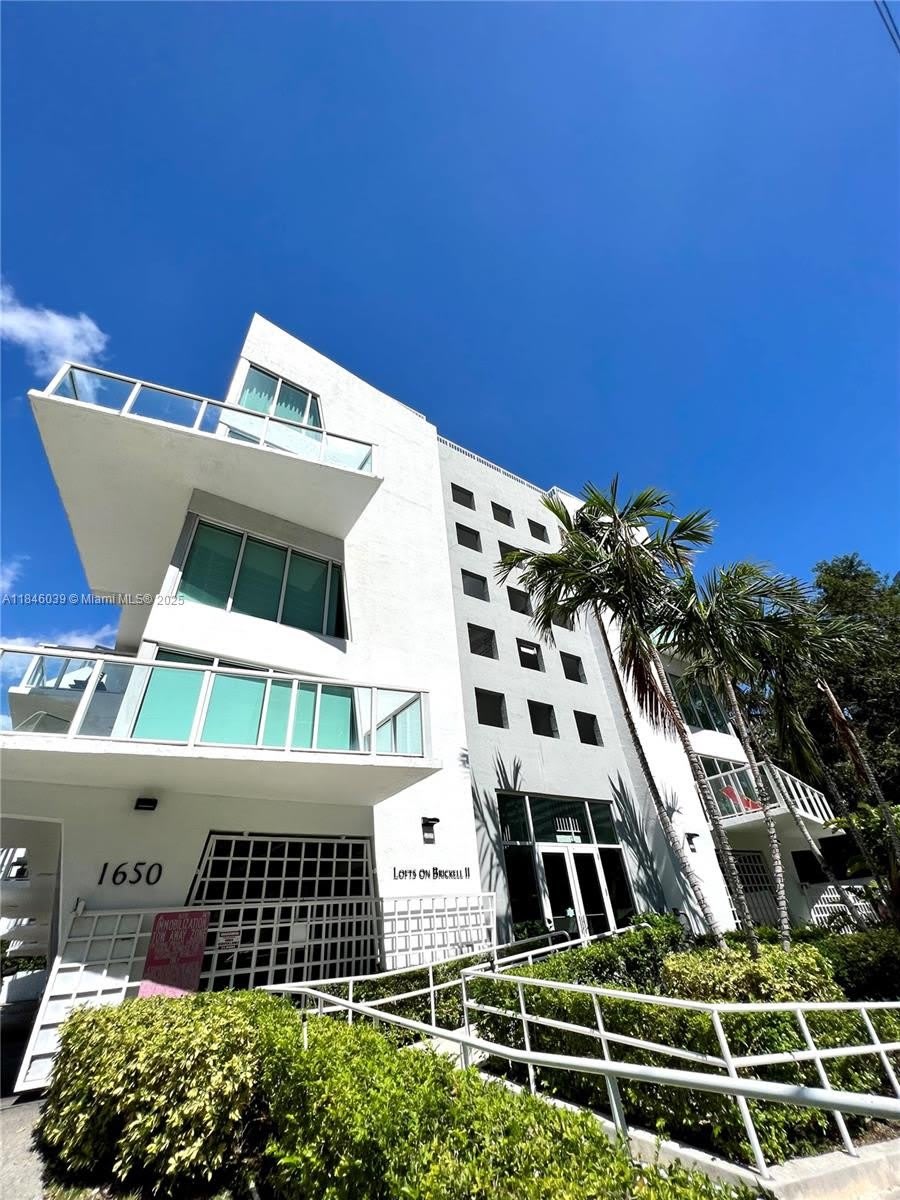1650 Brickell Ave