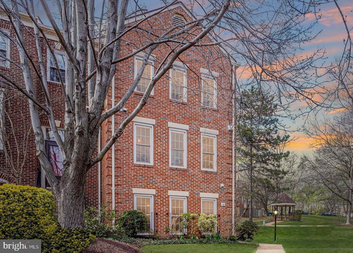 14 S MANCHESTER Street