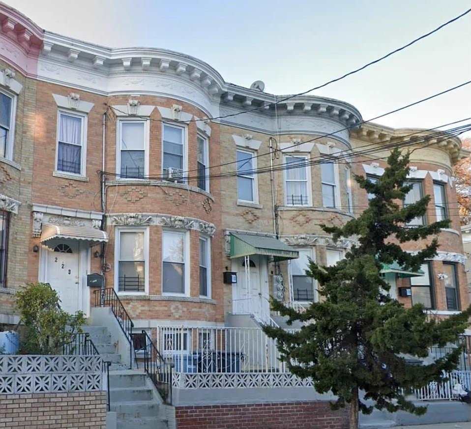 223 Sunnyside Avenue