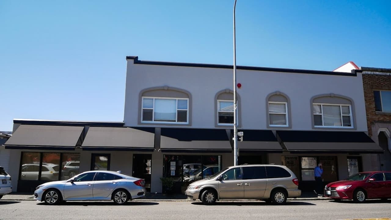 Lake Street Apartments | Downtown Kirkland | Renovated Units Just Steps from Marina Park