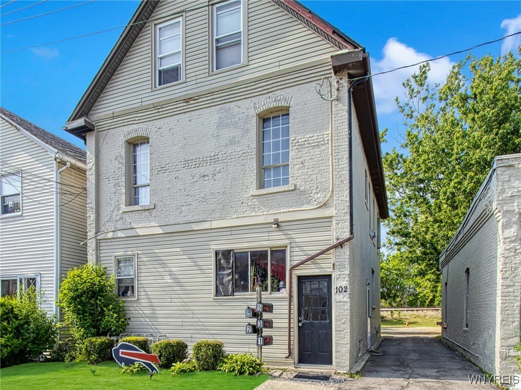 102 Main Street unit: 3