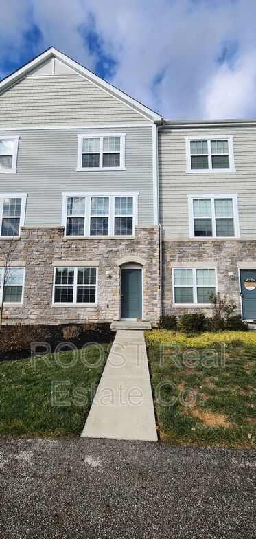 5744 Hayden Run Blvd