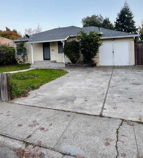 2761 Bonifacio Street