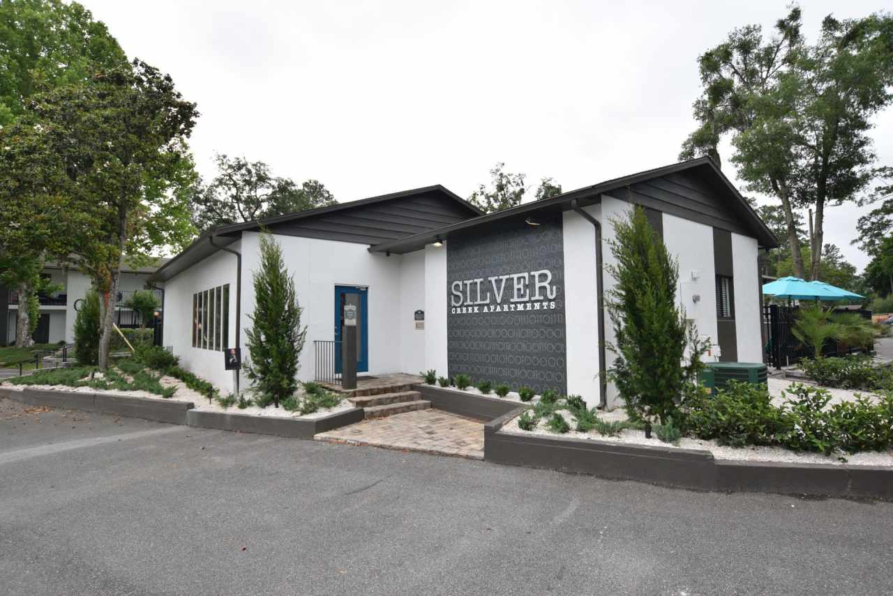 Silver Creek Apartments