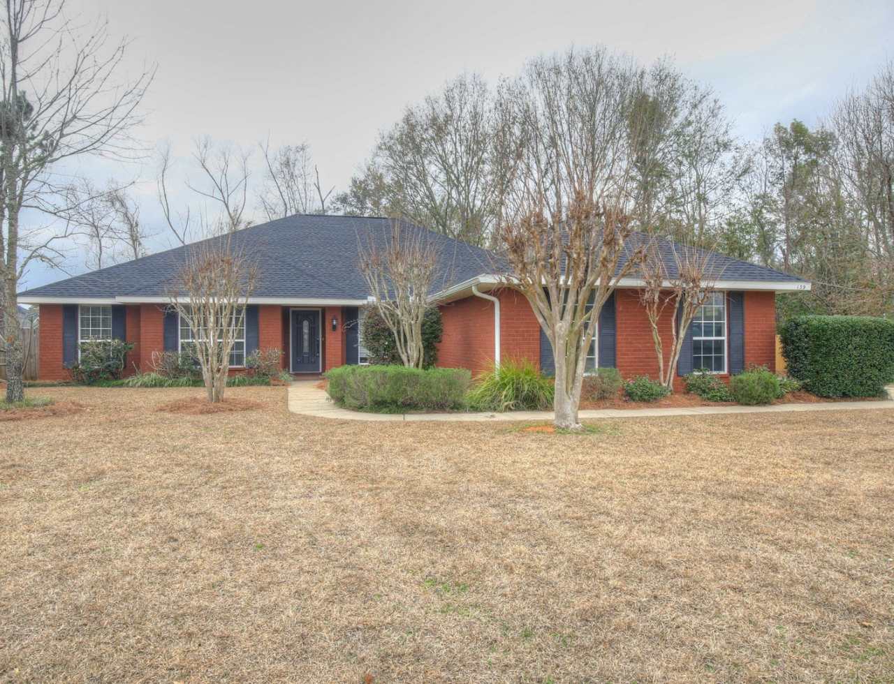 4 bedroom, 2 bath brick home in Fairhope!