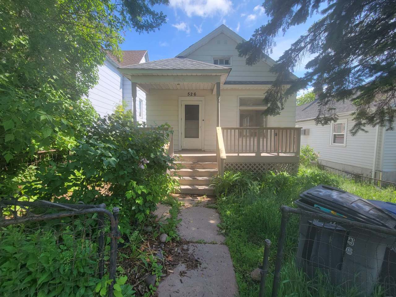 AVAILABLE AUGUST - 2 BED 1 BATH