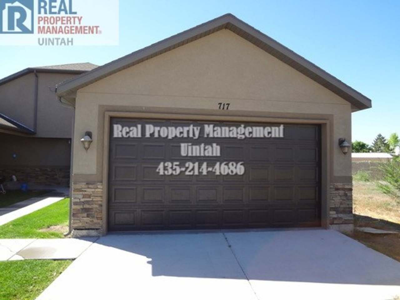 3 Bedroom Condo With 2 Car Garage.