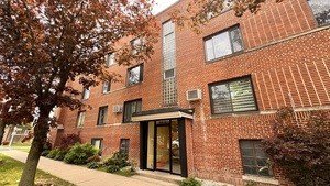 2843 W Arthur Avenue unit: 1E