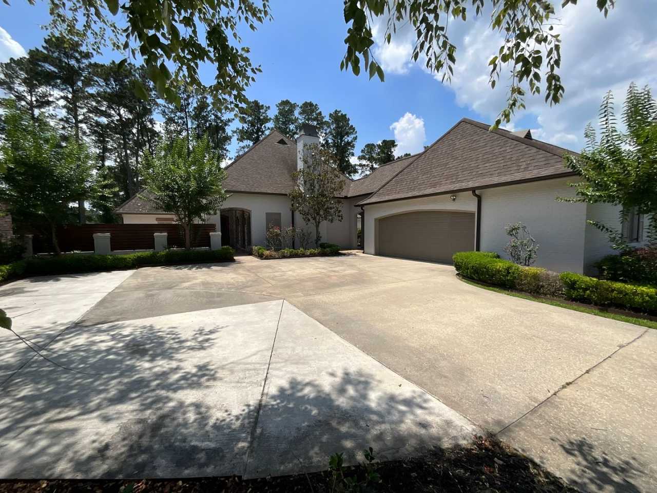 Live in Greystone Golf  Country Club!