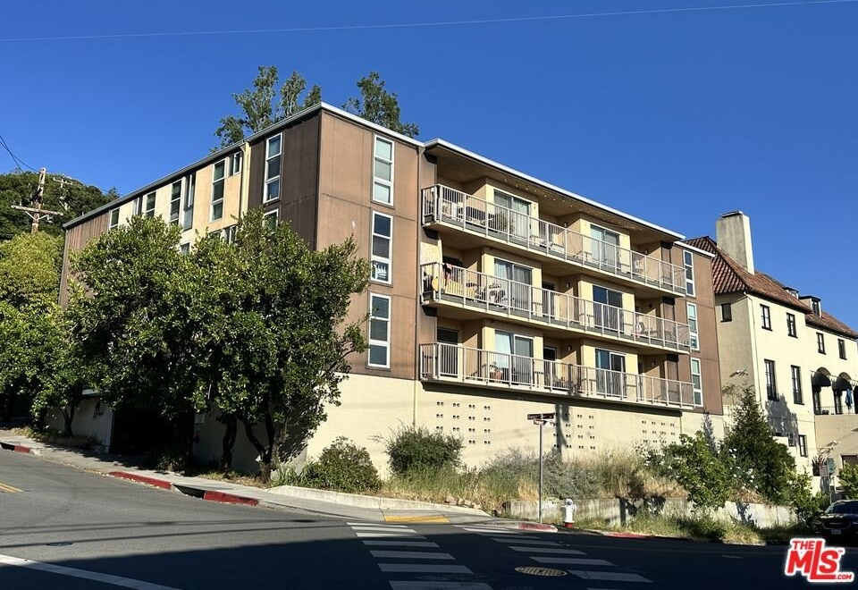 2 Panoramic Way unit: 302