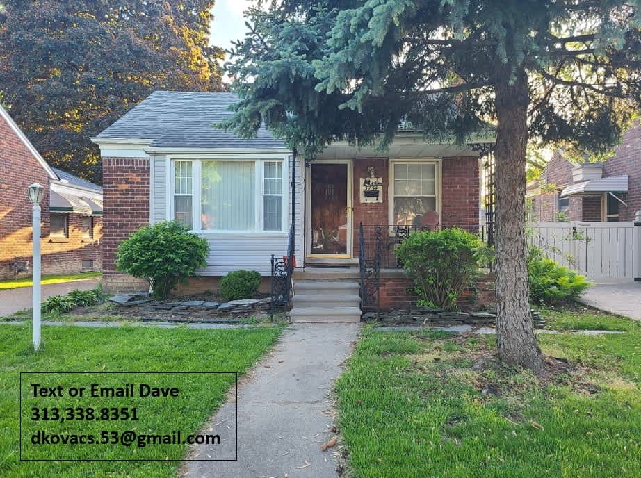 3734 Roosevelt Street