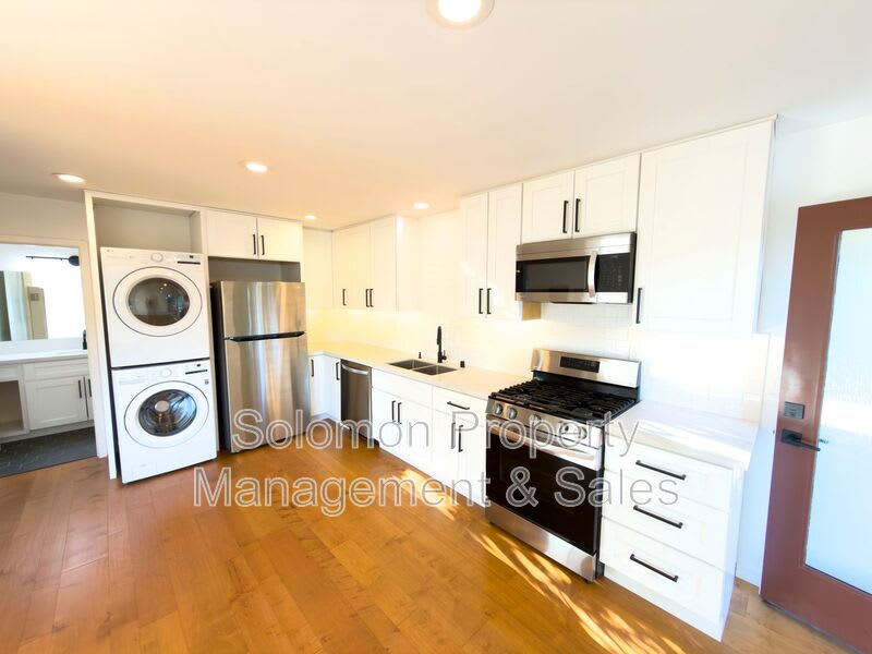 3302 Avenida De Loyola