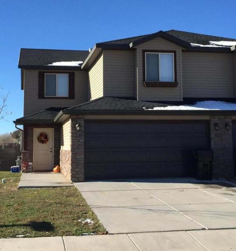 Charming Corner Lot Duplex with Garage  Backyard – Reduced Rent!