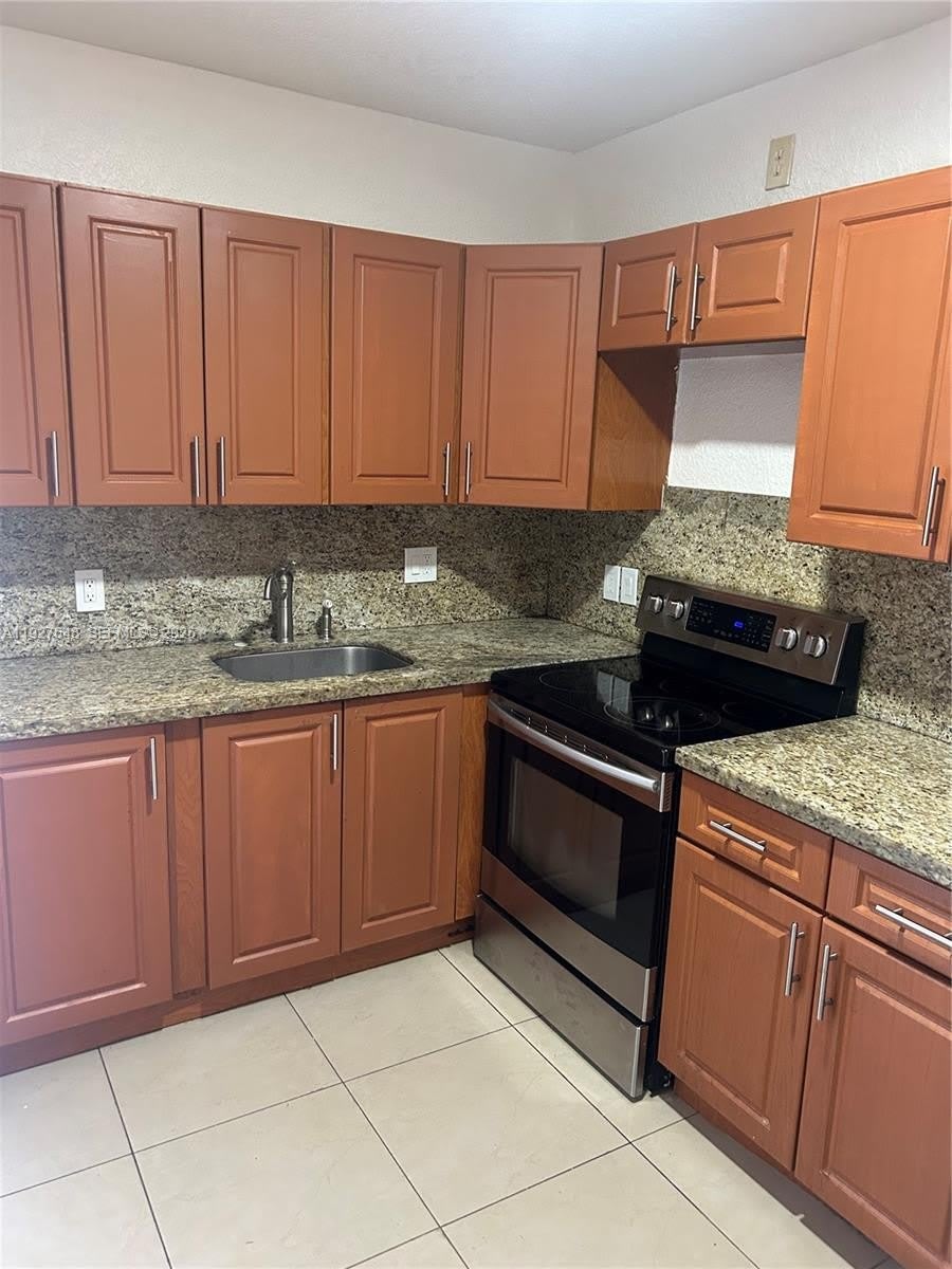 1501 Lauderdale Villa Dr