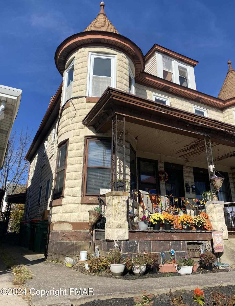 404 Mahoning Street unit: Apt 2