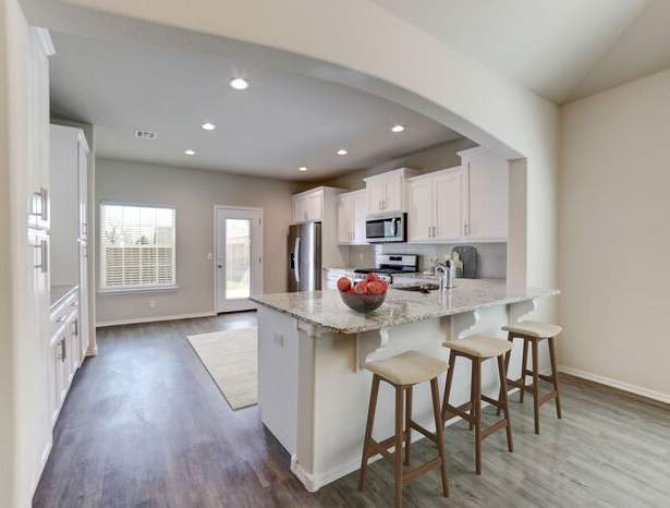 7720 South Chestnut Avenue