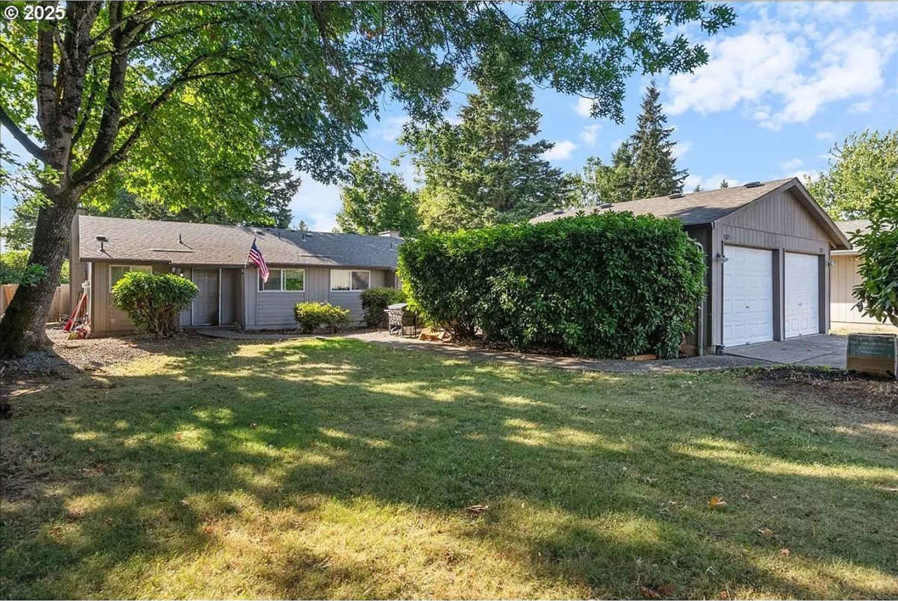 Lovely Gresham Duplex; Great Location!