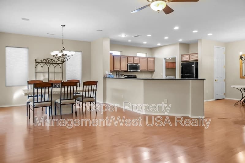 17547 W Calistoga Dr