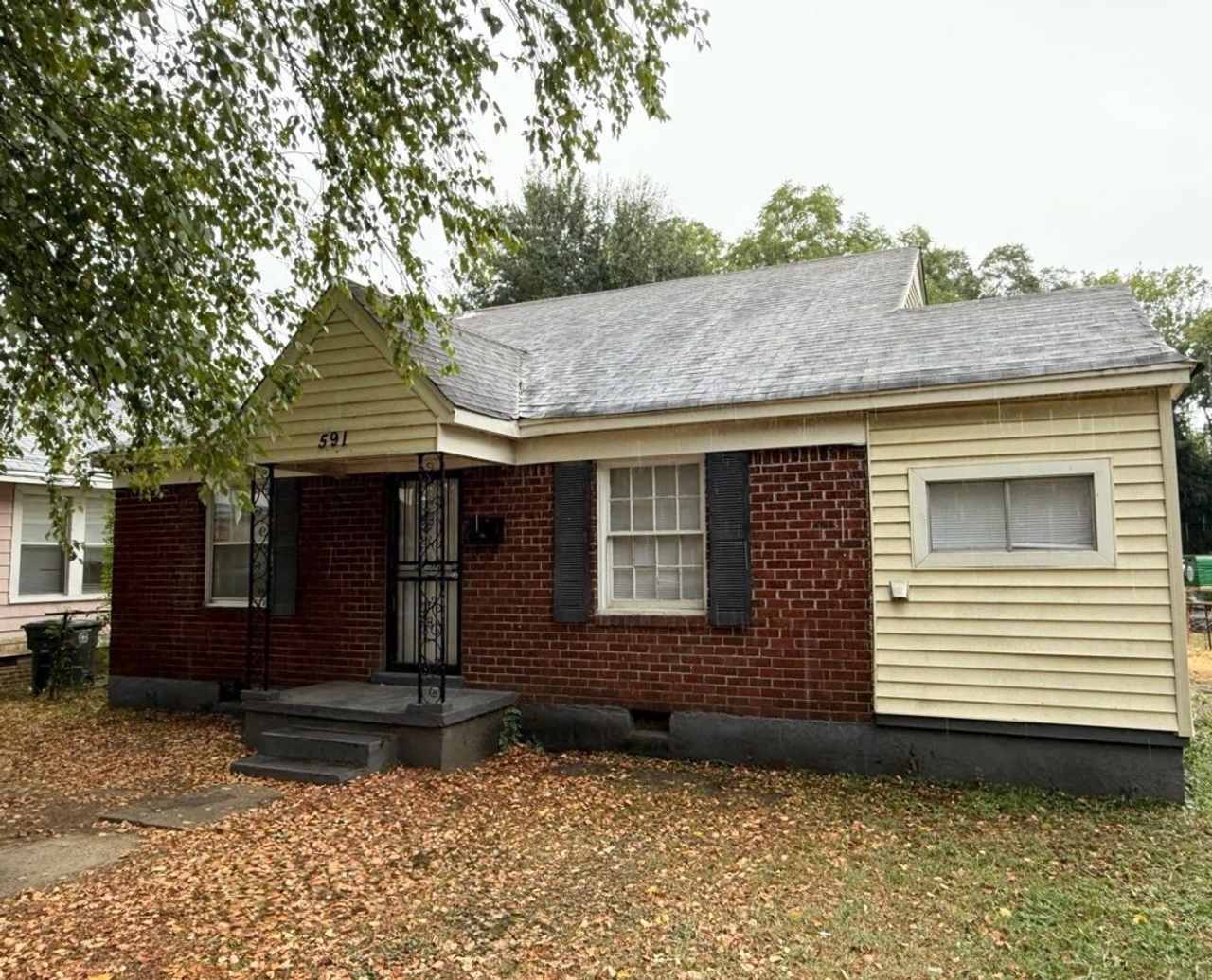 Great family-friendly home with 3 beds and two full baths