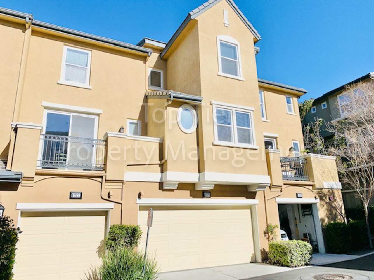 Beautiful tri-level 3 Bd/3.5 Ba, 1603sf Townhouse in fantastic location across the street from San Elijo Hills Town Center with restaurants and shops available for lease!