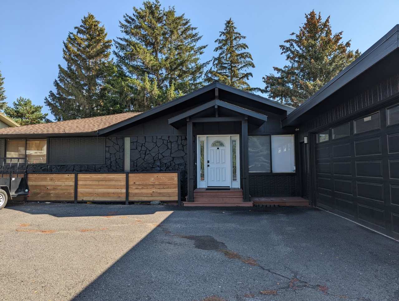 250 NW Sunrise Drive