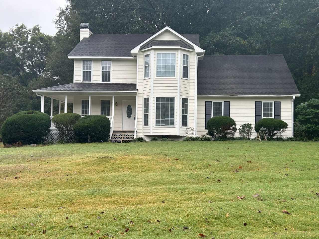 **MOVE IN WITH NO SEC. DEP**12 Thomas Xing: 4BD, 2.5BA Home in Close Distance to Peachtree City, Sharpsburg, and I-85 For Rent in Newnan! DEC. 2025!