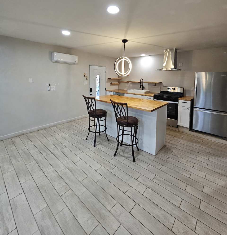 3323 Camino Prado Vista