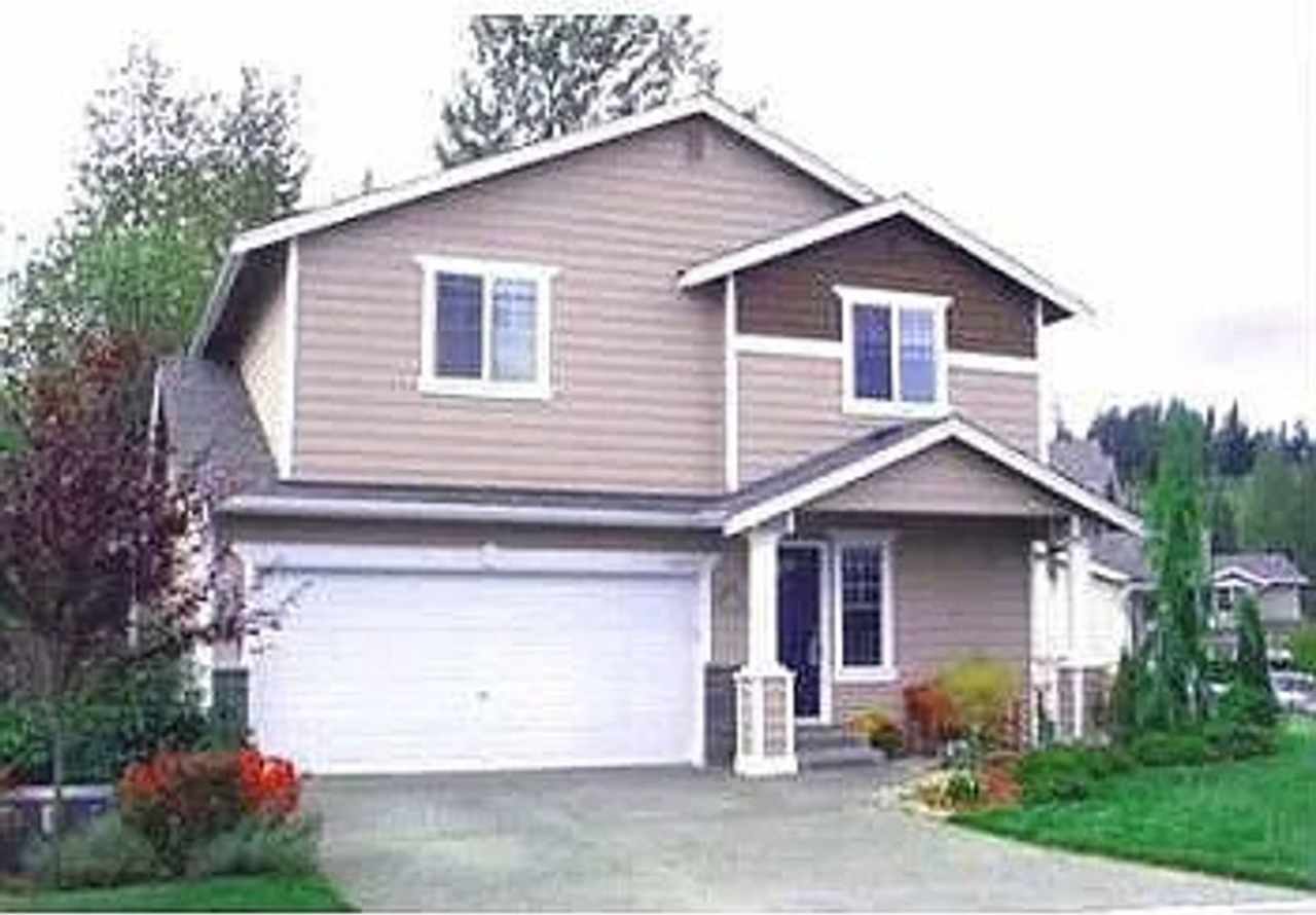 Beautiful 3 bed Home in Country Woods!