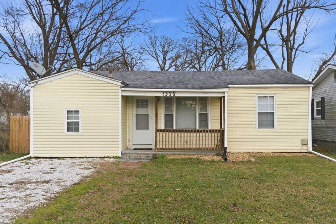 3 Bed | 1 Bath | FULLY Remodeled | FULLY Fenced Yard | Springfield MO | PETS WELCOME!