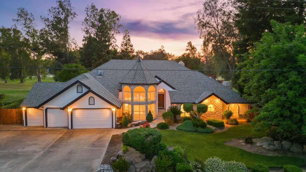 Gorgeous 4/4 Madera Country Club Estate