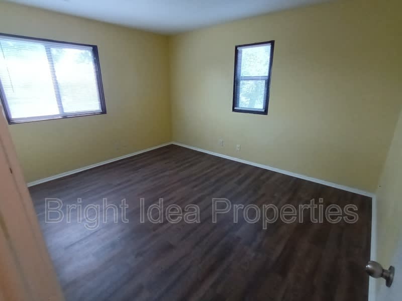 5940 East River Road - 11