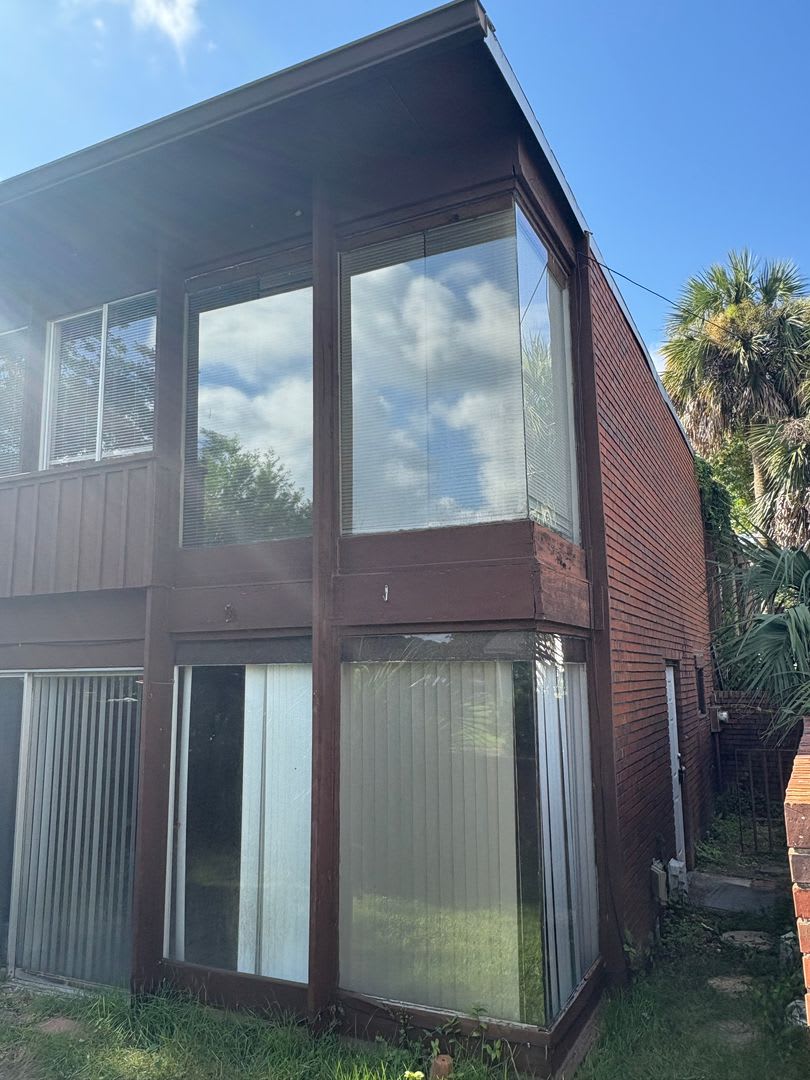 3/2.5 Close to TMH and Governor Square