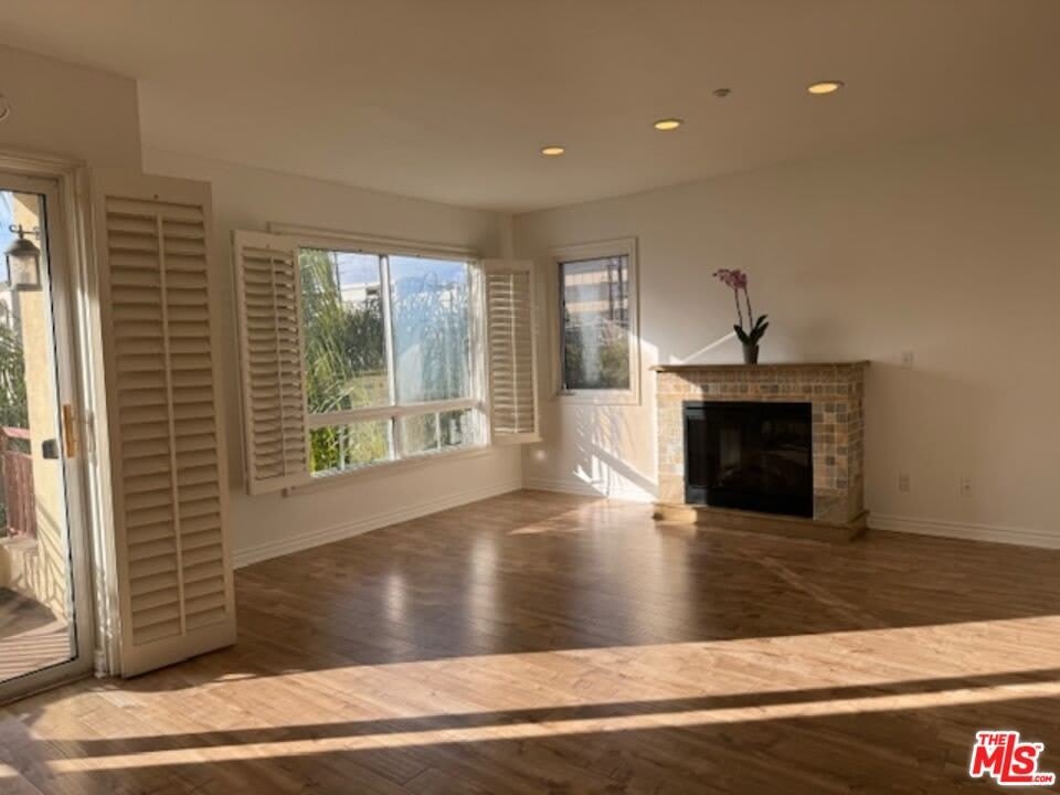 320 S Willaman Dr unit: 401