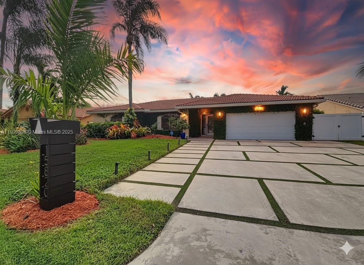 15820 N Sedgewyck Cir N