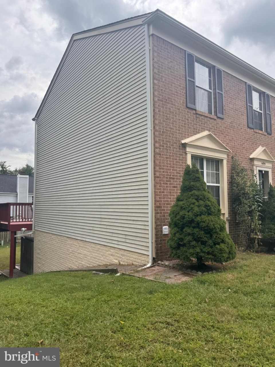 14919 DINSDALE Drive