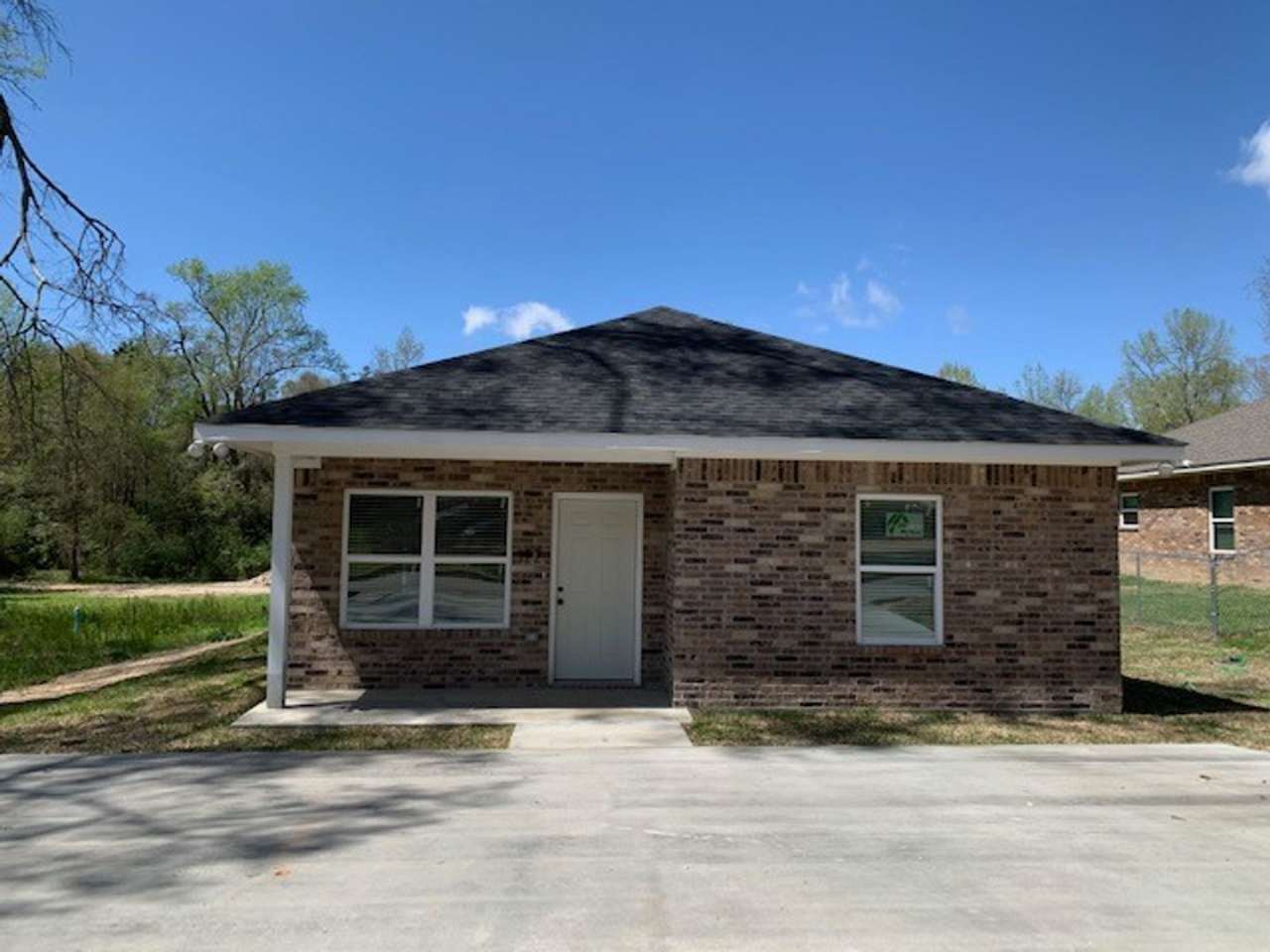 3 bedroom 3 bath house built 2021