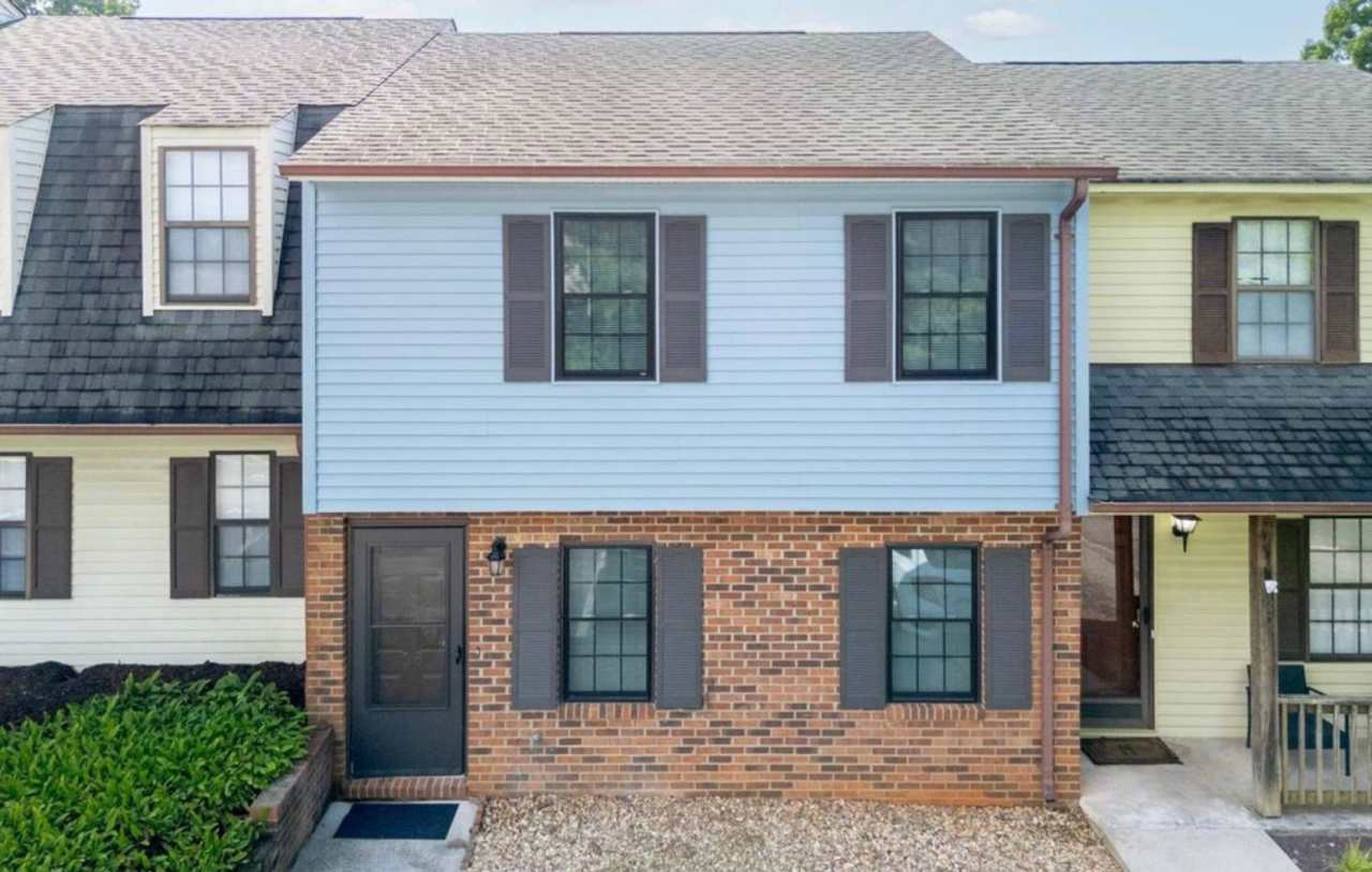 3 Bedroom || 2.5 Bathroom - Townhome