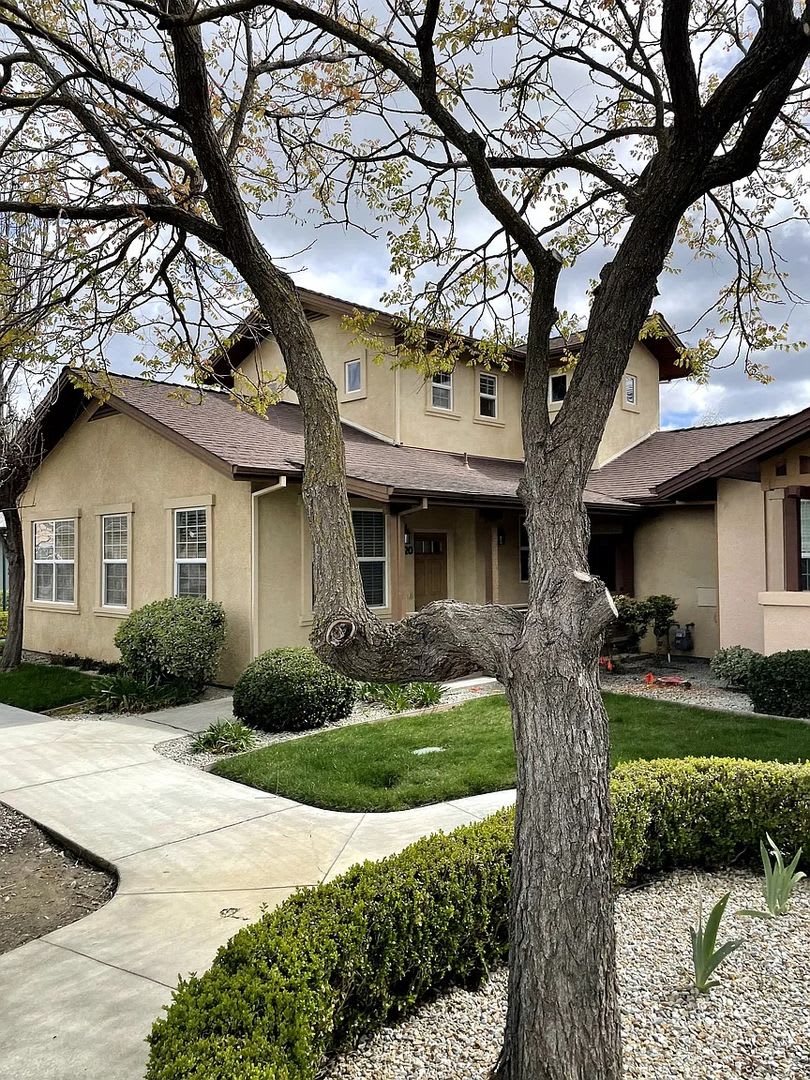 MOVE IN SPECIAL $500 OFF FIRST MONTHS RENT