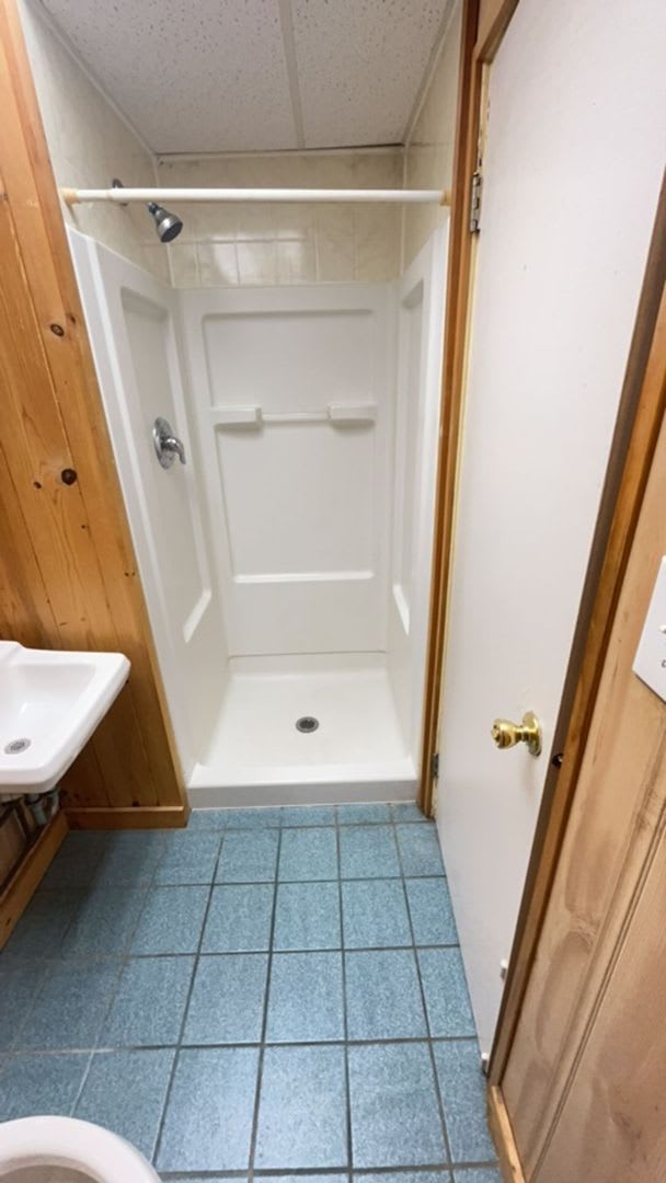 Knotty Pines Apartments