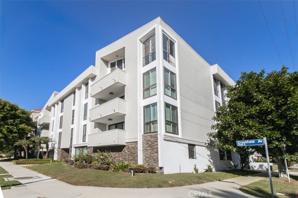 1550 Greenfield Avenue