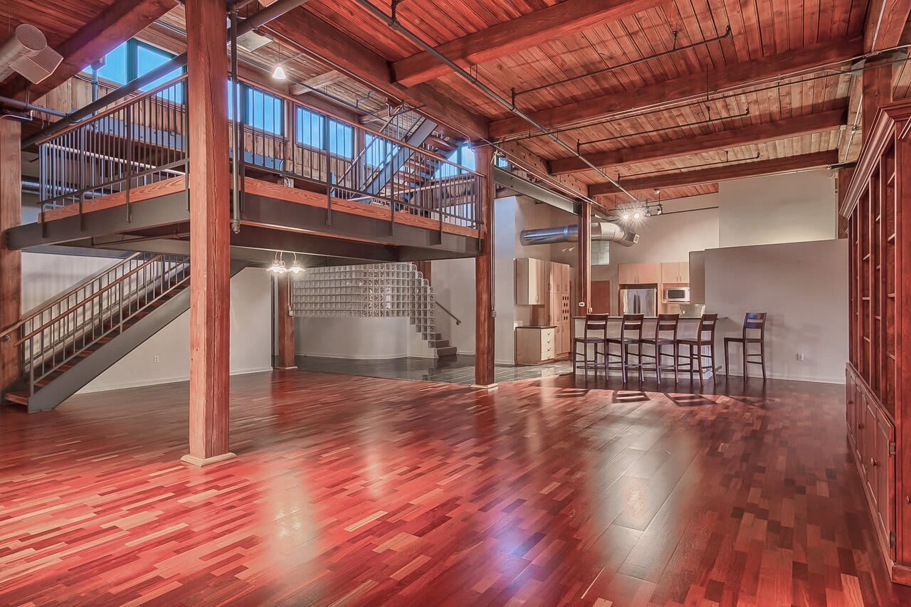 Huge Luxury 2 Story Condo with Private Rooftop Deck!