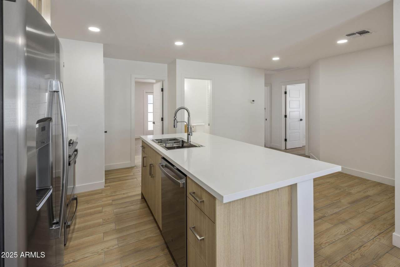 220 N DREW Street unit: 2