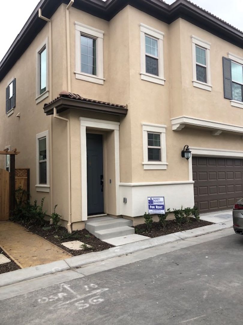 Newer 3 Bedroom 2.5 Bath in Mountain House