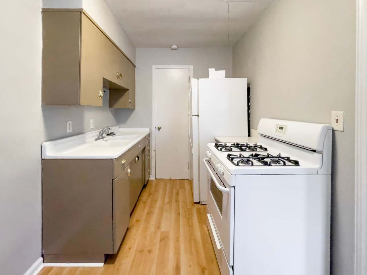 Cozy 1 bedroom, Close to Campus